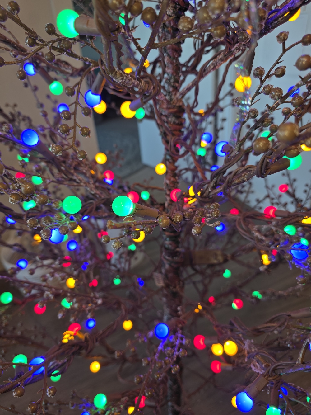 GE Ft Pre-lit artificial twig Christmas tree multicolored LED gumball lights - Picture 6 of 10